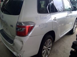 2010 TOYOTA HIGHLANDER, WHITE, HYBRID, 3.3L, AT AWD.  Z25200